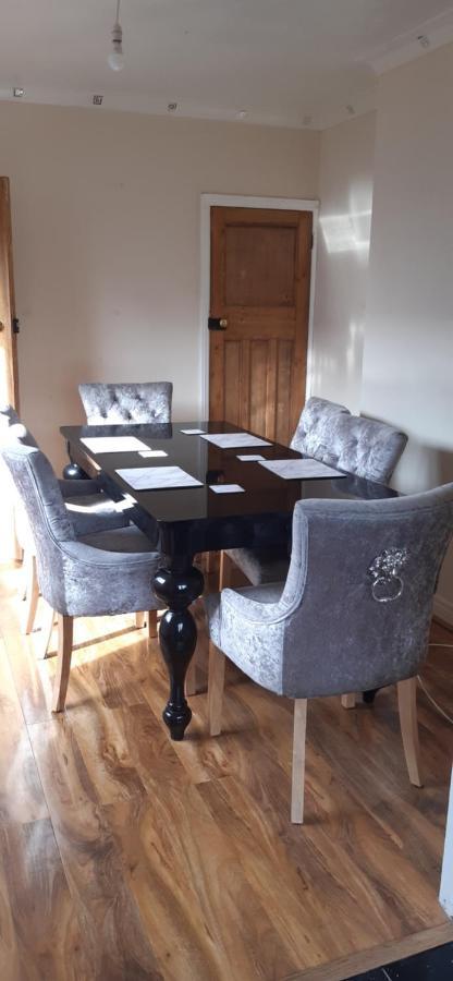 Our Guests Are Royal Apartment Wellingborough Luaran gambar
